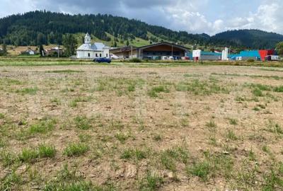 Teren de 8366 mp, în Central - 4