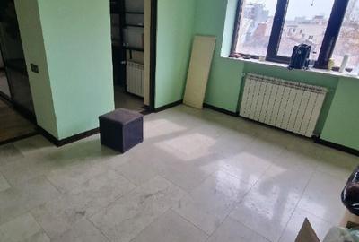 Apartament cu 4 camere decomandat în Central - 3