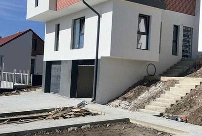 Apartament cu 3 camere decomandat în Exterior Vest - 2