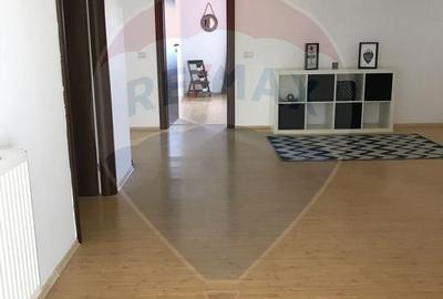 Casă cu 6 camere cu Teren 572 Mp în Central - 30
