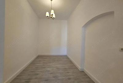 Apartament cu 3 camere semidecomandat în Central - 5