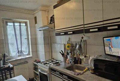 Apartament cu 2 camere semidecomandat în 13 Decembrie