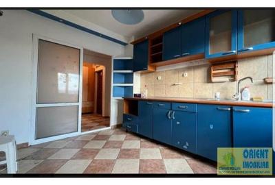 Apartament de vanzare, 3 camere, decomandat, Dacia