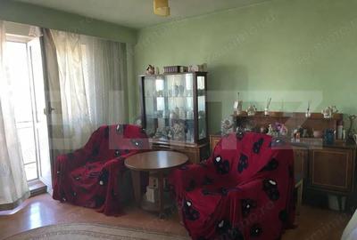 Apartament cu 4 camere decomandat în Central - 1