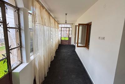 Casă cu 3 camere în Florești