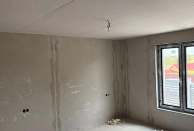 Casă cu 4 camere cu Teren 500 Mp în Șura Mică