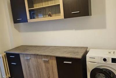 Apartament cu 1 camera, decomandat, zona Baza 3 - 3