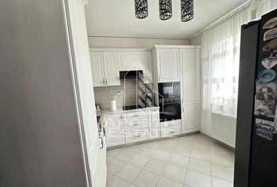 Casă cu 5 camere cu Canalizare în Giroc - 2