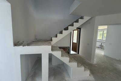 Duplex cu 6 camere cu Teren 576 Mp în Micești - 1