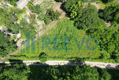 Teren de 1333 mp, în Republicii - 2