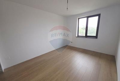 Casă individuală cu 4 camere cu Teren 6110 Mp în Girov - 25