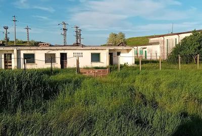 Casă cu 4 camere cu Teren 1350 Mp în Belcești - 2