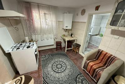 Casă cu 3 camere cu Garaj în Central - 9