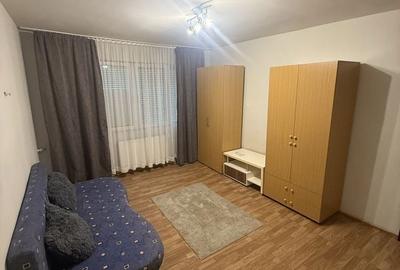 Apartament cu 2 camere decomandat în Complex Studențesc - 1