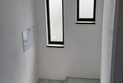 Casă cu 4 camere cu Teren 400 Mp în Domnești