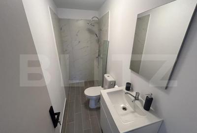 Casă cu 7 camere cu Teren 500 Mp în Central