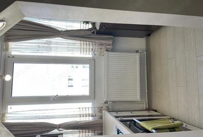 Apartament cu 3 camere semidecomandat în Unirii