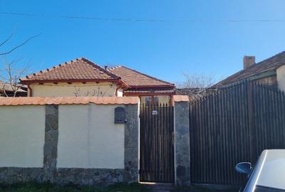 Casă individuală cu 5 camere cu Canalizare în Lumina - 1