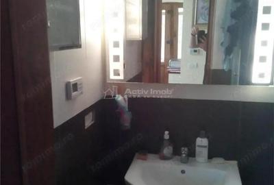 Casa pe malul lacului Paleu teren 510 mp - priveliste deosebita - 2