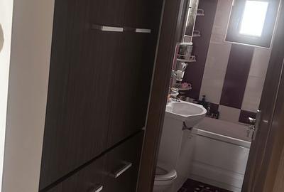 Apartament cu 4 camere decomandat în Poarta 6 - 3