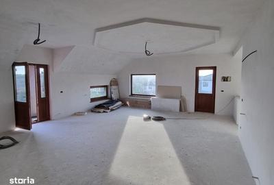 Casă cu 4 camere cu Teren 700 Mp în Valea Adâncă - 2