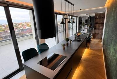 Apartament cu 4 camere semidecomandat, mobilat în 1 Mai - 10