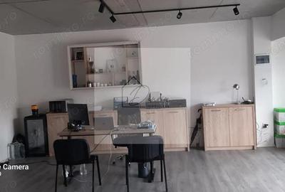 Spațiu comercial, de 58 mp, în 13 Decembrie - 10