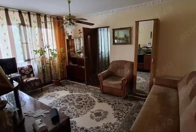 Apartament de vanzare - 3