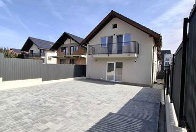 Casă cu 4 camere în Central - 1