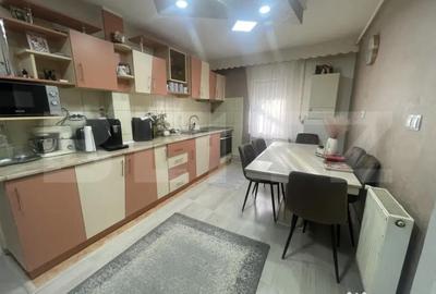 Apartament cu 3 camere decomandat în Central - 8