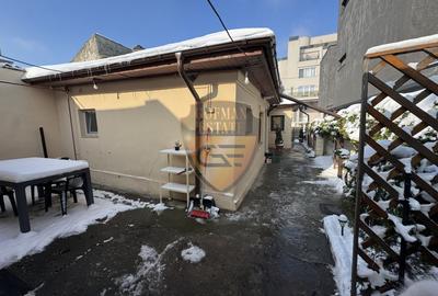 Casa 3 camere, Faleza Nord, 2 parcari, semidecomandata, curte, centrala gaz, A/C - 1