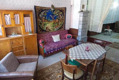 Casă cu Teren 1439 Mp în Socol - 1