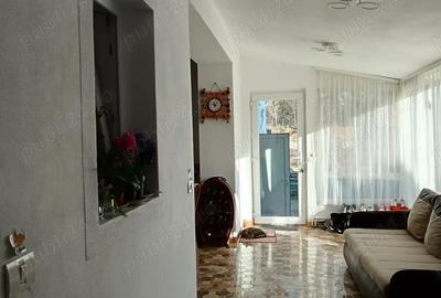 Casă cu 3 camere cu Teren 272 Mp în Central