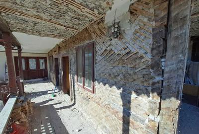 Casă cu 2 camere în Arcani - 1