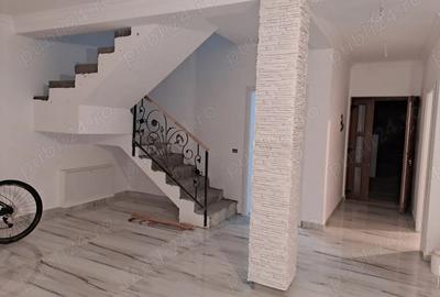 Casă cu 4 camere cu Teren 370 Mp în Central - 8