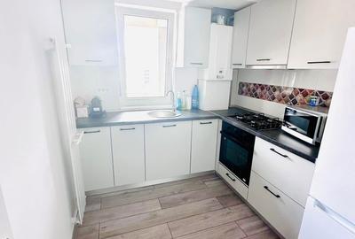 Apartament cu 3 camere decomandat în Berceni - 1
