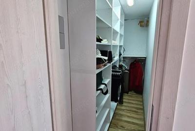 Apartament cu 4 camere decomandat în Central - 2