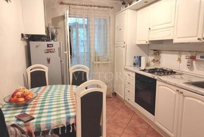APARTAMENT || 3 CAMERE || CRANGASI - 9