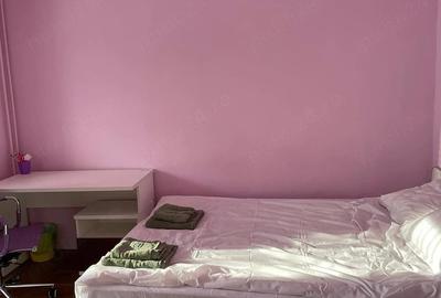 Apartament cu 3 camere semidecomandat în Central - 1