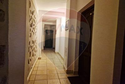 Vanzare  Pensiunea La Ponton / 20 camere / Parcare /  Eselnita - 18