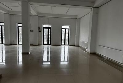 Casă cu 4 camere cu Teren 300 Mp în Central - 3