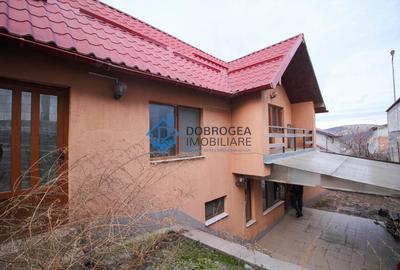 Casă individuală cu 6 camere în Păcii