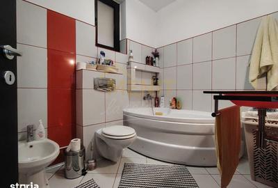 Casă cu 4 camere cu Garaj în Central - 4