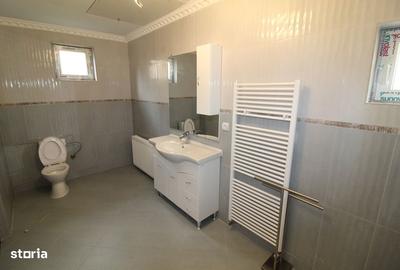 Casă cu 4 camere cu Teren 750 Mp în Central - 10