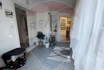 Casă cu 7 camere cu Canalizare în Central - 11