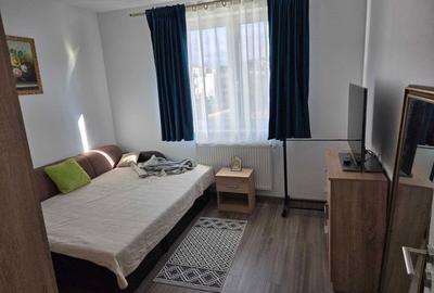 Apartament cu 2 camere semidecomandat în Tractorul - 2
