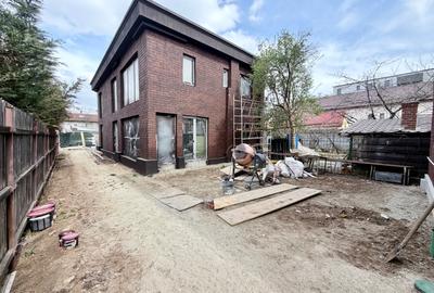 Casă individuală cu 4 camere cu Canalizare în Metalurgiei - 3