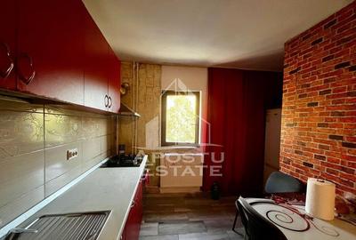 Apartament 3 camere,etaj 3,zona UMT - 4