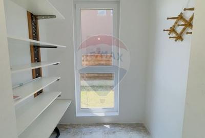 Casa cu 5 camere de vanzare Cartier Orizont 2 Paleu zona Metropolitana - 17