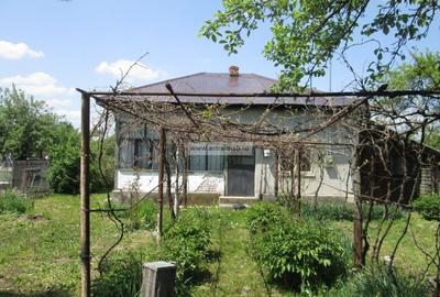 Casă cu 4 camere în Răzvad